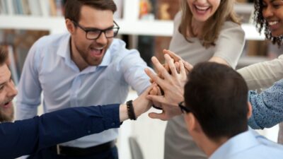 Kaip komandos formavimas keičia darbuotojų motyvaciją ilgalaikėje perspektyvoje?